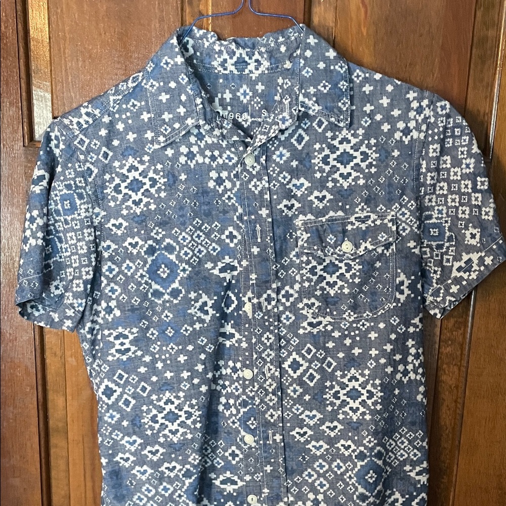 Stylish Blue and White Men's Casual Shirt